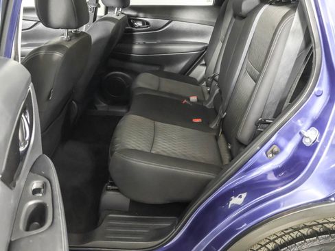 Used 2019 Nissan Rogue SV image 35