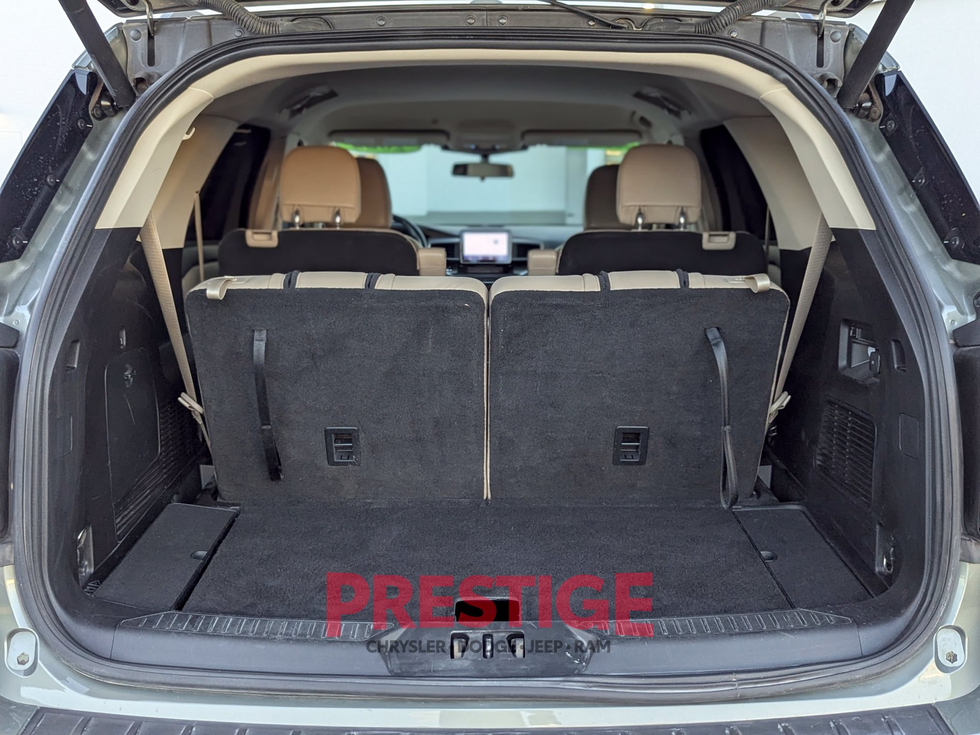 Used 2020 Ford Explorer XLT w/ Equipment Group 202A AWD/4WD image 9