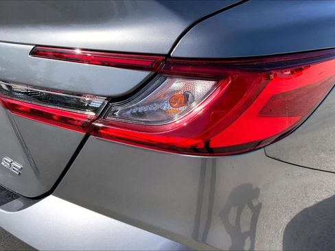 Used 2025 Toyota Camry SE w/ Convenience Package FWD image 30