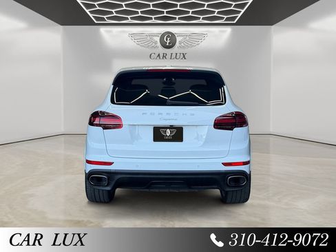 Used 2017 Porsche Cayenne Platinum Edition w/ Premium Package (PJV) AWD/4WD image 4