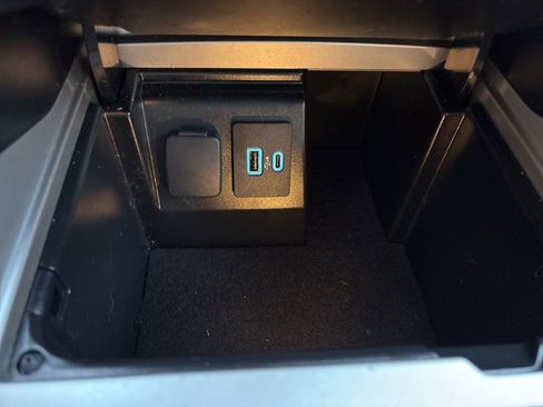 Used 2023 Ford Explorer XLT w/ Equipment Group 202A image 14