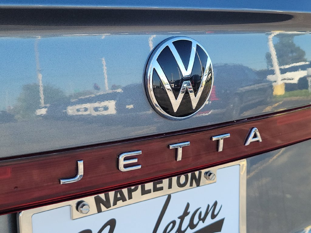 Used 2025 Volkswagen Jetta Sport FWD image 27