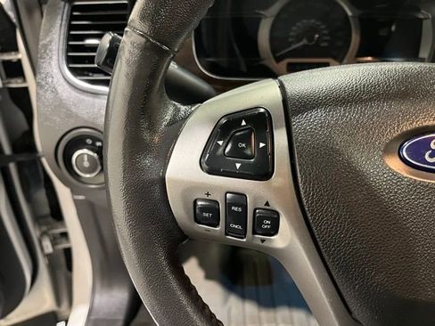 Used 2018 Ford Taurus Limited image 25