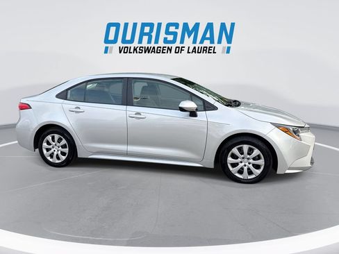 Used 2024 Toyota Corolla LE FWD image 9