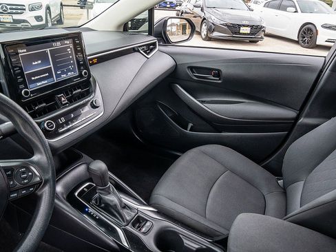 Used 2022 Toyota Corolla LE image 15