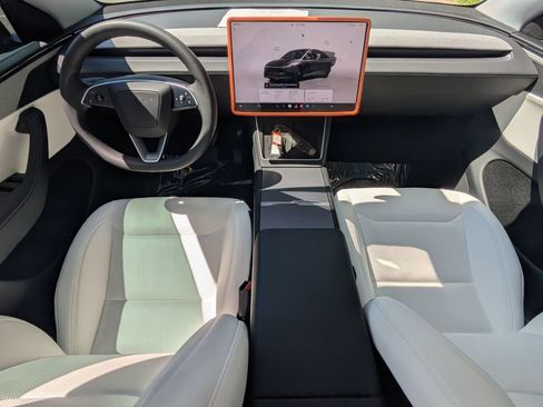 Used 2026 Tesla Model Y 2WD image 27