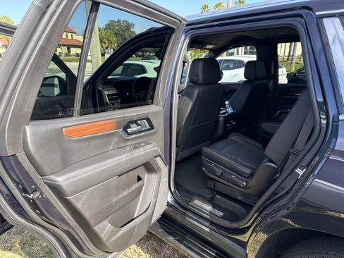 Used 2025 GMC Yukon Denali image 14