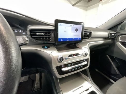 Used 2020 Ford Explorer XLT image 17