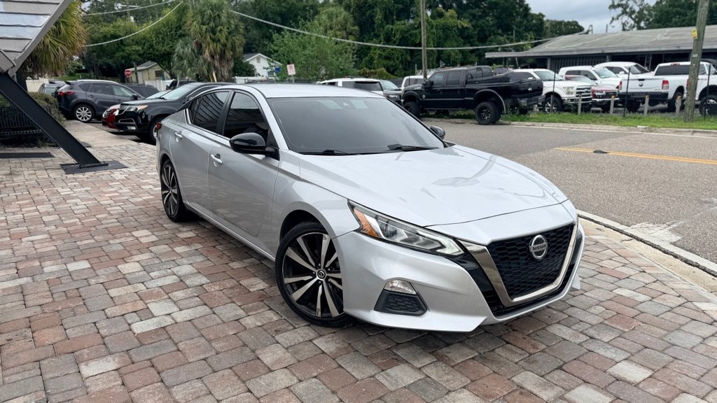 Used 2020 Nissan Altima 2.5 SR FWD image 3