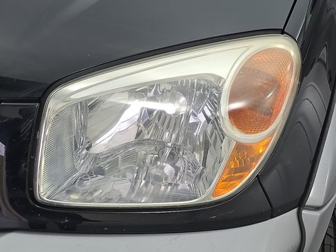 Used 2005 Toyota RAV4 2WD image 25