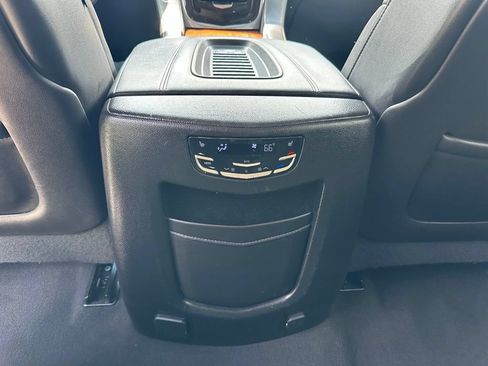 Used 2018 Cadillac Escalade Luxury AWD/4WD image 53