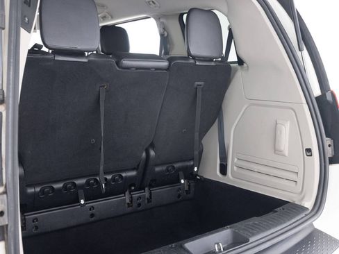 Used 2013 Chrysler Town & Country Touring FWD image 42