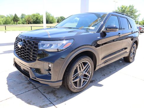 New 2026 Ford Explorer ST-Line w/ ST-Line Street Pack AWD/4WD image 11