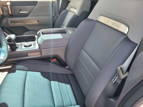 Used 2025 GMC Hummer EV 2X AWD/4WD image 9