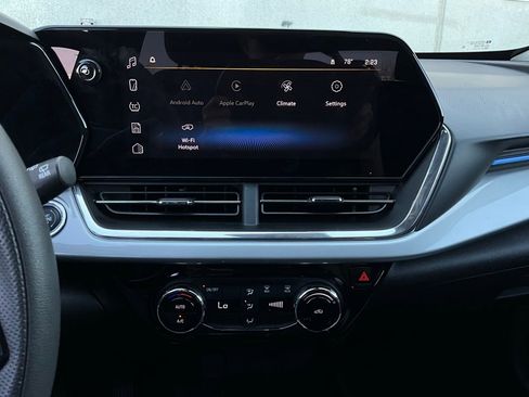 Used 2025 Chevrolet Trax LT image 24