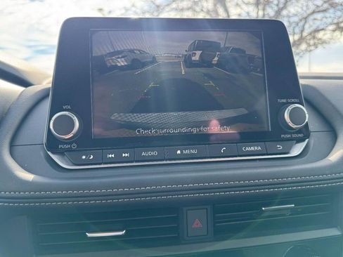 Used 2025 Nissan Rogue SV image 20