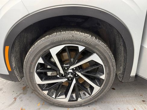 Used 2024 Mitsubishi Outlander SE image 37