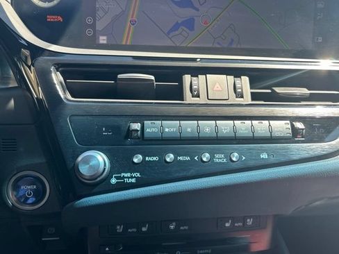 Used 2022 Lexus ES 300h F Sport w/ Accessory Package 2 FWD image 23