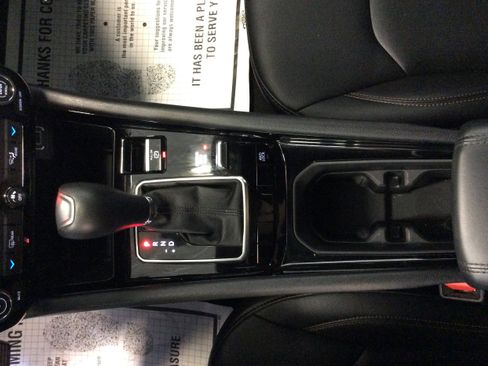 Used 2024 Jeep Compass Limited image 30