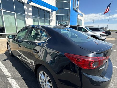 Used 2016 MAZDA MAZDA3 i Touring FWD image 7
