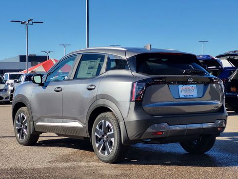 New 2025 Nissan Kicks SV w/ SV Premium Package image 5