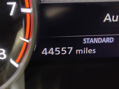 Used 2022 Nissan Rogue SV image 2