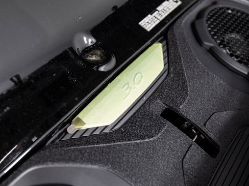 Certified 2025 Porsche 911 Carrera image 17