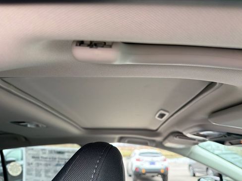 Used 2026 Subaru Crosstrek 2.0i Premium image 32