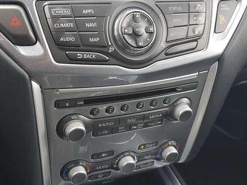 Used 2020 Nissan Pathfinder SL AWD/4WD image 30