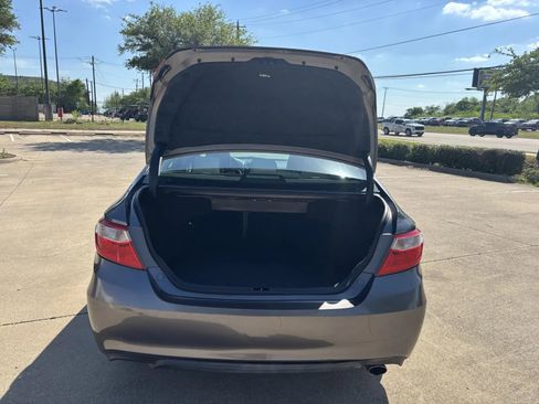 Used 2016 Toyota Camry SE FWD image 7