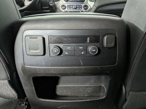 Used 2020 GMC Yukon XL SLT AWD/4WD image 30