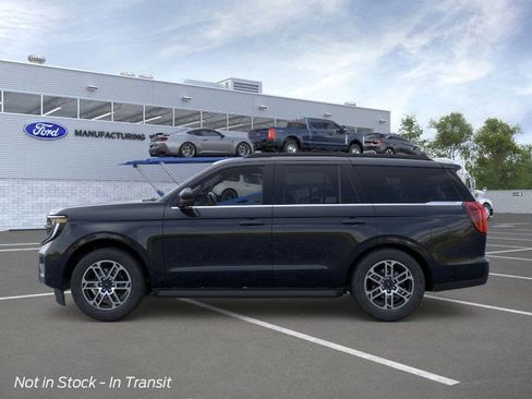 New 2026 Ford Expedition Active image 3