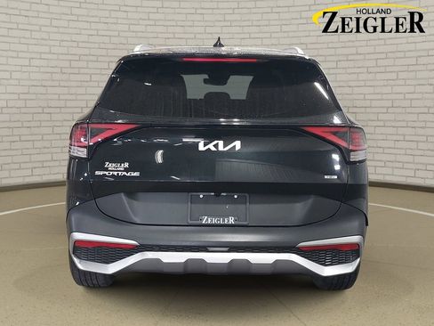 Used 2023 Kia Sportage EX AWD/4WD image 6