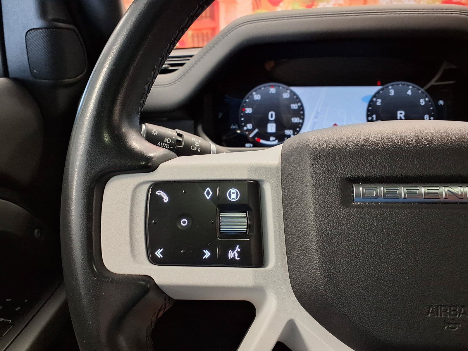 Used 2025 Land Rover Defender 110 S AWD/4WD image 29