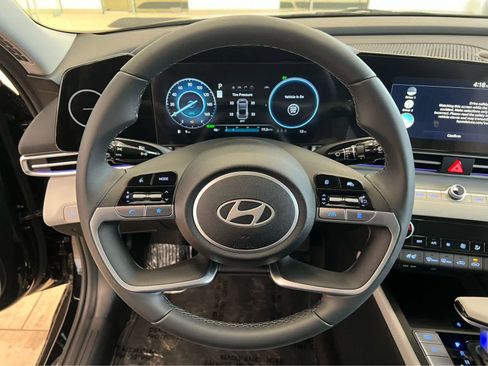 New 2026 Hyundai Elantra Limited FWD image 34