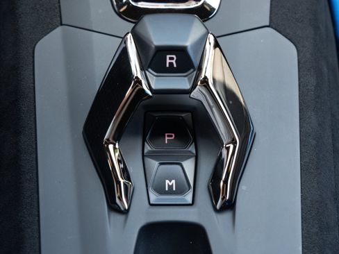 Used 2021 Lamborghini Huracan STO RWD image 25