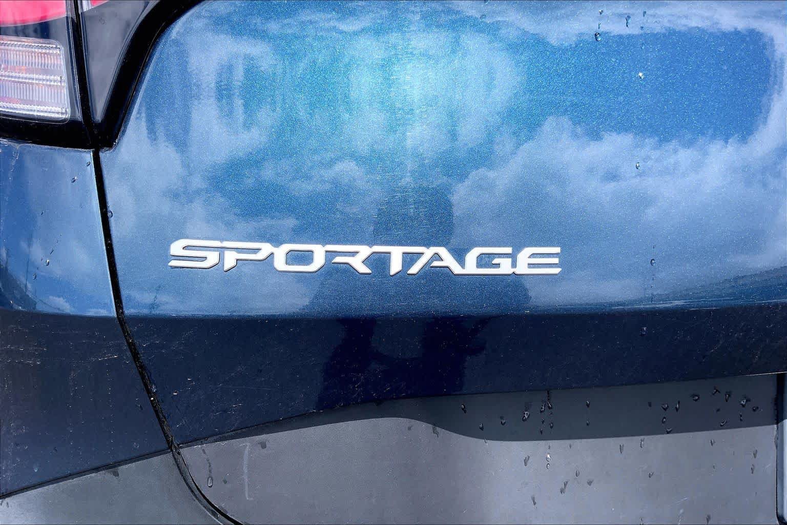 Used 2023 Kia Sportage EX AWD/4WD image 7