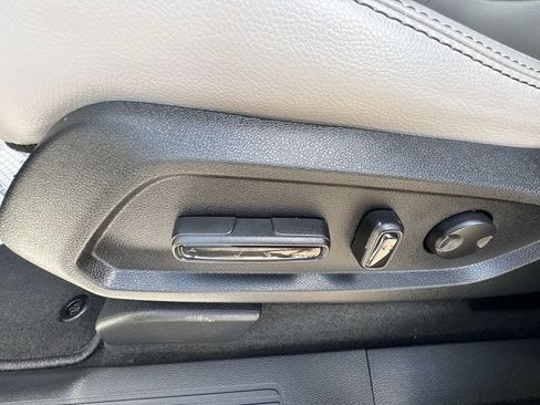 Used 2025 Honda Pilot Touring image 18