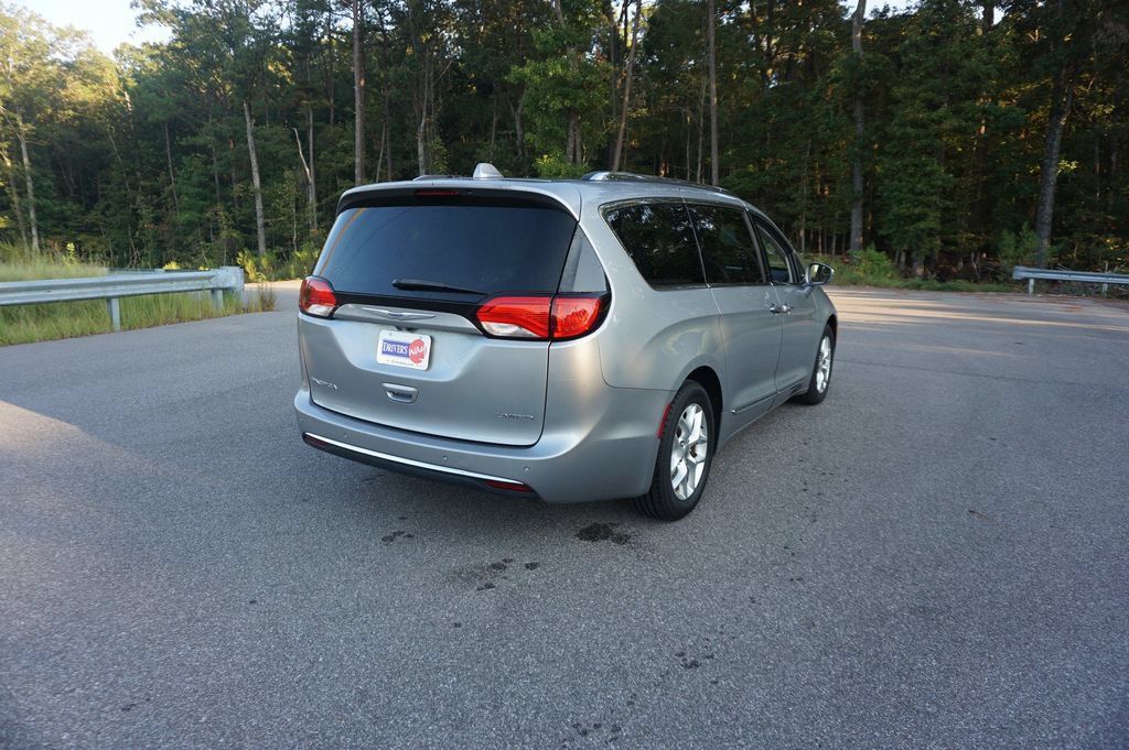 Used 2020 Chrysler Pacifica Limited FWD image 28