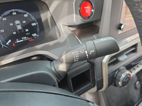 Used 2025 Toyota Tacoma TRD Sport image 27