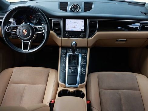 Used 2017 Porsche Macan AWD/4WD image 2