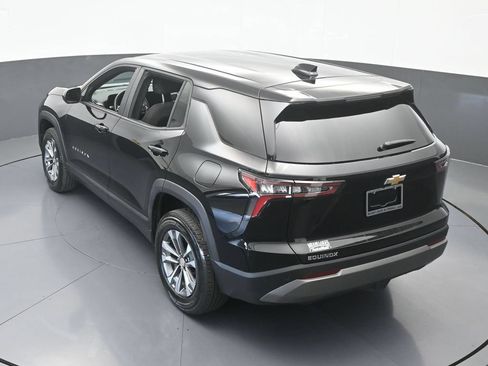 Used 2026 Chevrolet Equinox LT FWD image 44