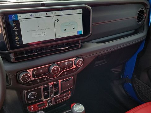 Used 2024 Jeep Wrangler Unlimited Rubicon w/ XTREMEE 35" Tire Package image 28