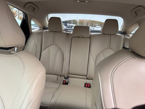 Used 2019 Toyota Avalon XLE image 21