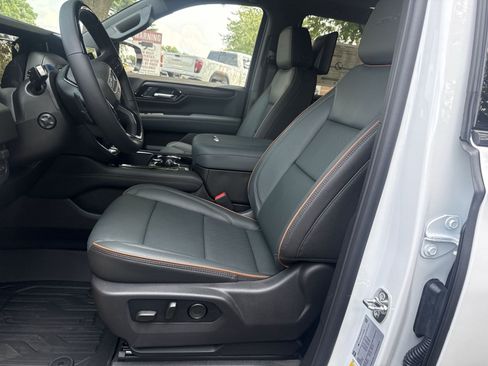 New 2026 GMC Yukon AT4 w/ AT4 Premium Plus Package AWD/4WD image 13