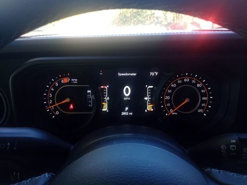 Used 2025 Jeep Wrangler Unlimited Rubicon image 15