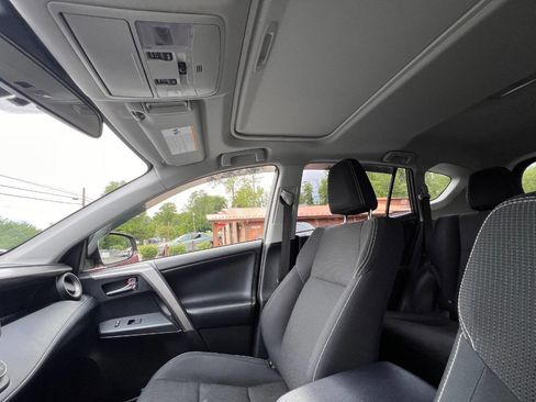 Used 2018 Toyota RAV4 XLE AWD/4WD image 22