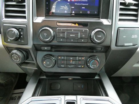 Used 2016 Ford F150 XLT w/ Equipment Group 302A Luxury image 25