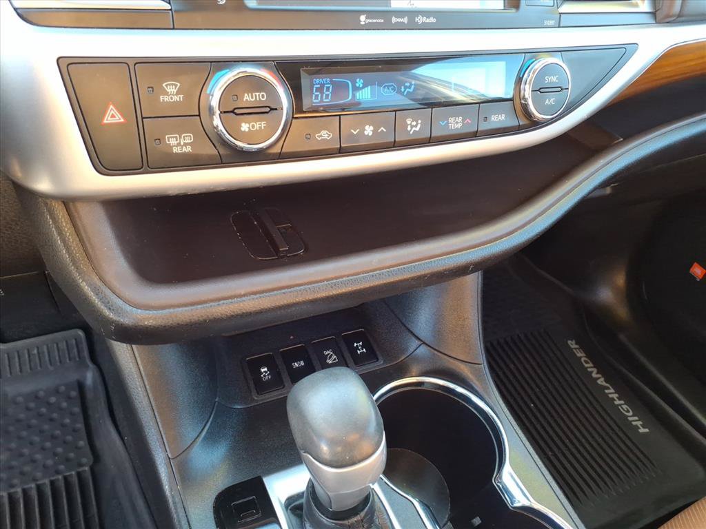 Used 2019 Toyota Highlander Limited AWD/4WD image 34