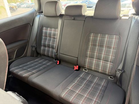 Used 2011 Volkswagen Golf 2-Door image 38